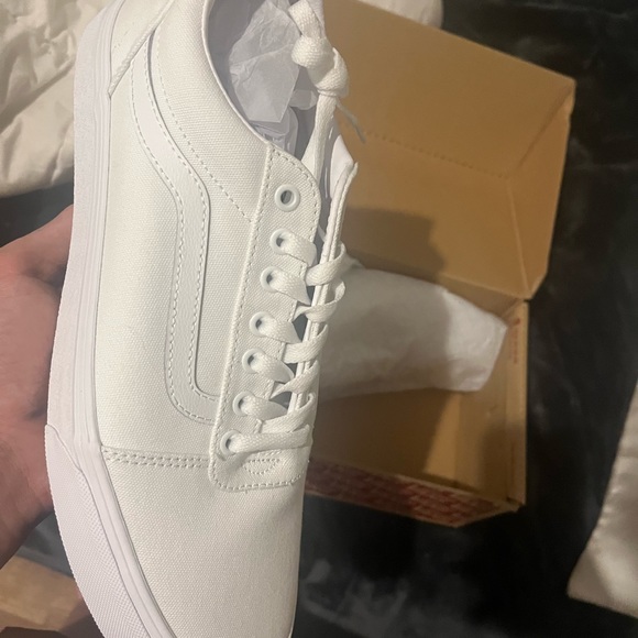 Brand new vans - Picture 2 of 4